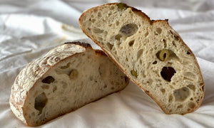 Sourdough Green Olive whole loaf 945g　サワードウ グリーンオリーブ ホールローフ 945g